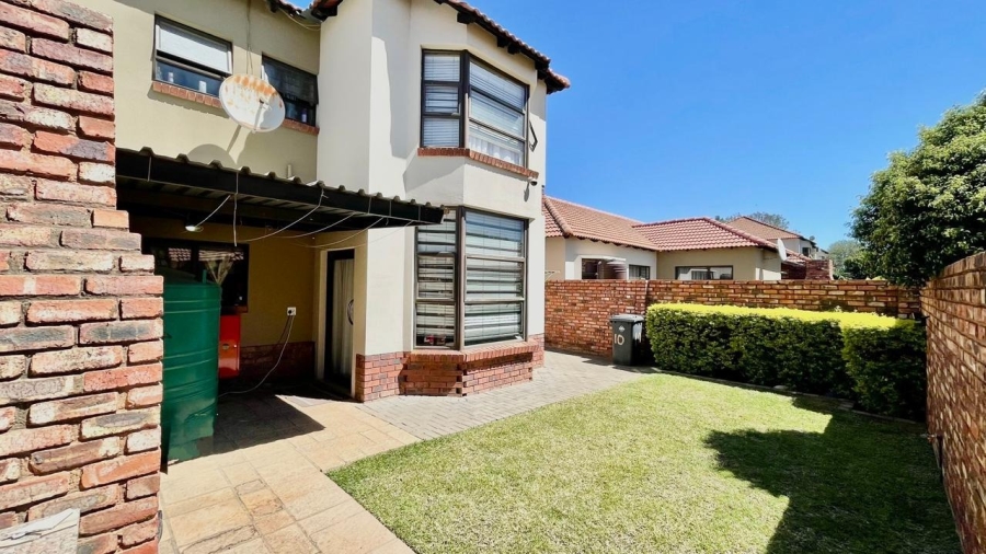 To Let 3 Bedroom Property for Rent in Waterval East North West